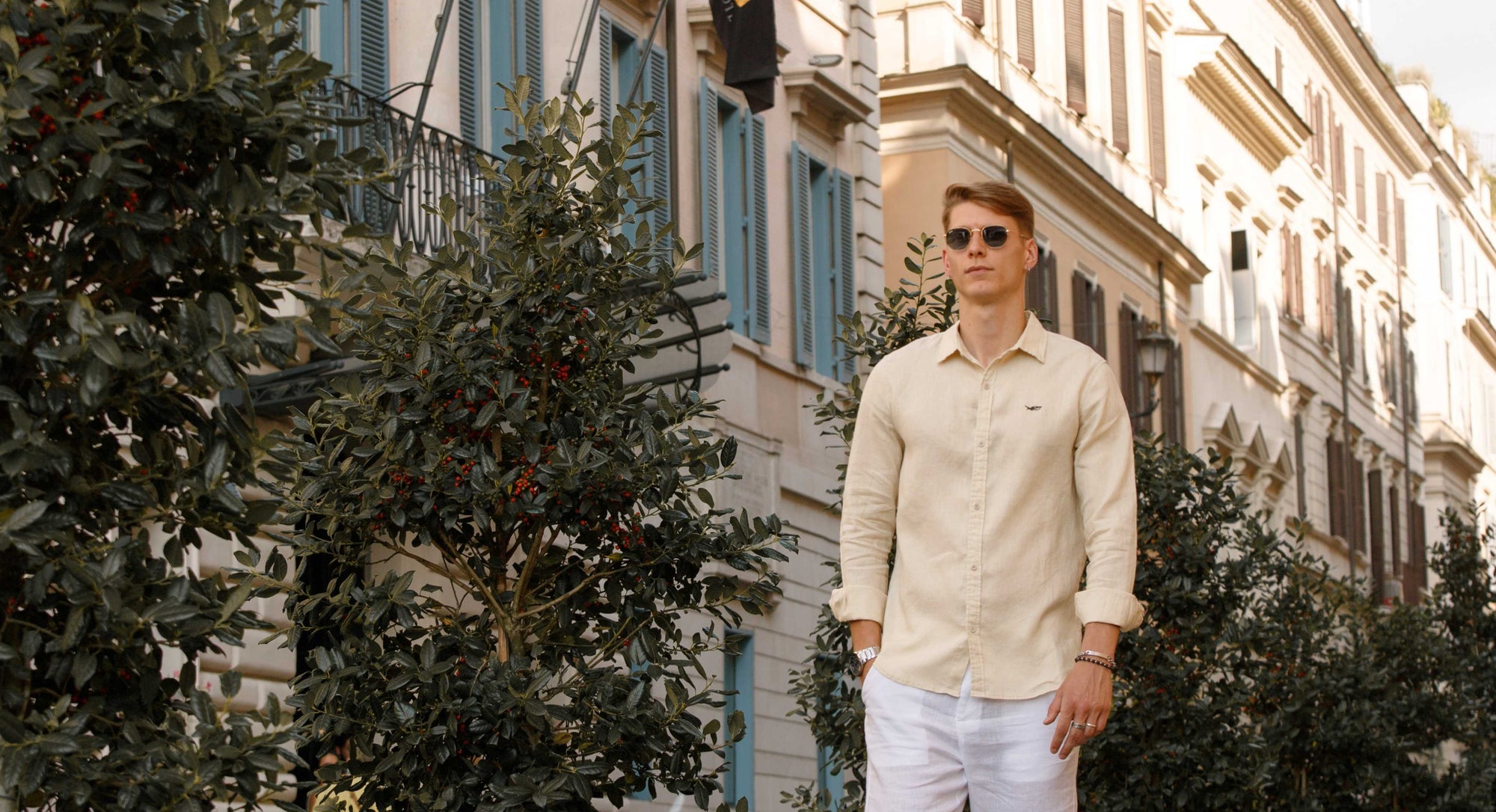 Squalo Roma linen outfit styled for a warm evening